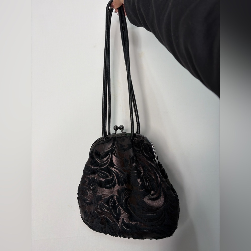 Liz Soto Black Floral Evening Bag – Vintage-Style Kiss Lock – NWOT (F65)✨